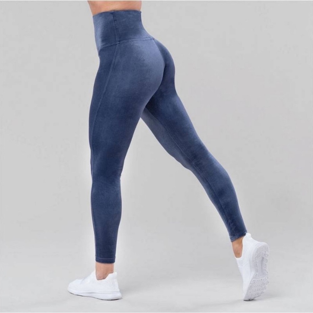 BNWT Velvet Shefit Leggings blue pants with matching scrunchie size luxe